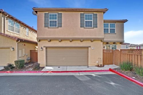 145 Barnhill Dr, Folsom, CA 95630-8736
