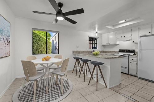 2136 Oceanside Blvd, Oceanside, CA 92054-4447