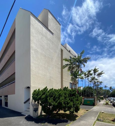 727 Lukepane Ave, Honolulu HI  96816-1033 exterior