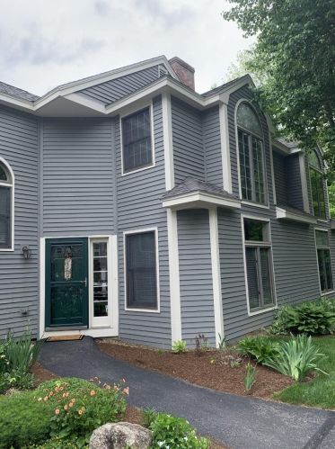 36 Nestledown Dr, Laconia, NH 03246-1990