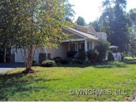 269 Fairway View Dr, Etowah, NC 28729-8713