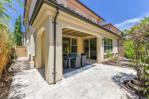 82 Cherry Tree, Irvine CA  92620-7301 exterior