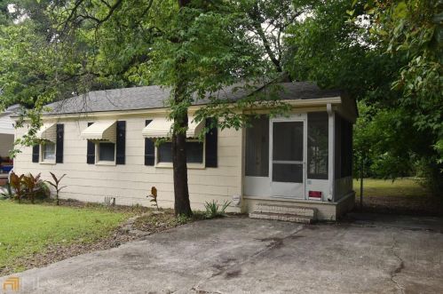 221 Meadowdale Dr, Warner Robins, GA 31088-4411