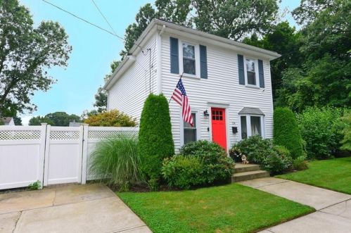 134 Pender Ave, Warwick, RI 02889-4807