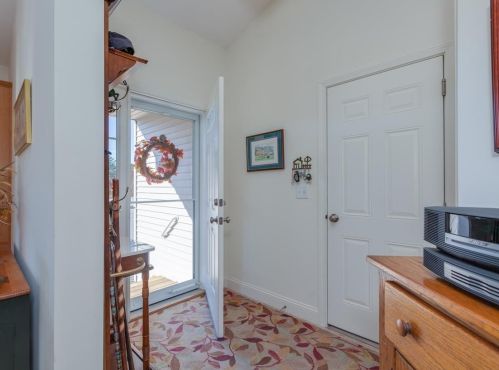 91-4 Hall Rd, Fremont, NH 03044