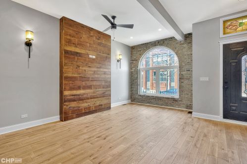322 Francisco Ave, Chicago, IL 60612-1704