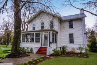 422 Plum Grove Rd, Palatine IL  60067-3575 exterior