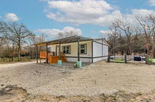 117 Dry Willow Rd, Webberville, TX 78621-5720