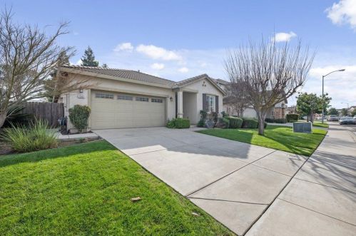 1582 Topiary Dr, Manteca, CA 95337-8643