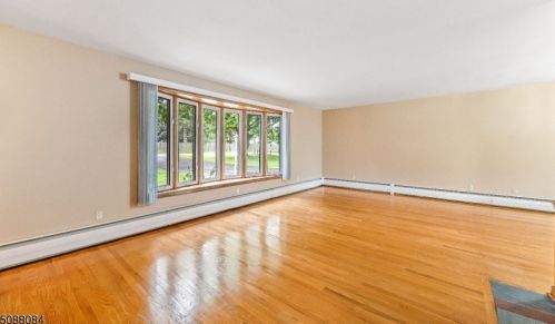 31 Clearview Dr, Dover NJ  07869-1304 exterior