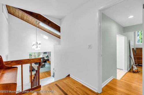 10 Lefferts Ct, Middletown NJ  07748-3031 exterior