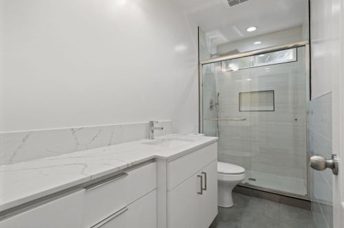 8716 Lodestone Cir, Elk Grove CA  95624-2520 exterior