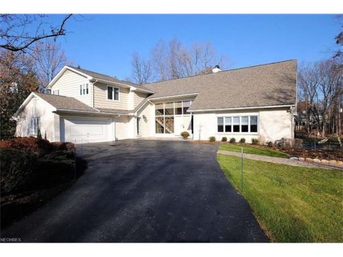 26651 Shaker Blvd, Cleveland OH  44124-5020 exterior