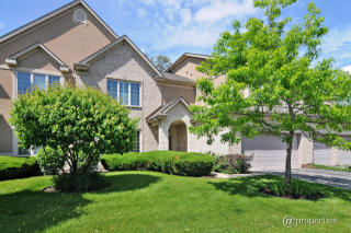 41 Beaconsfield Ct, Half Day, IL 60069-2905