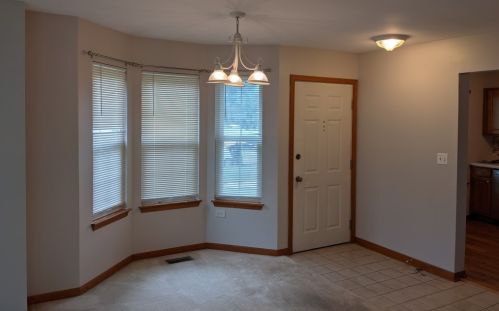 2527 Sheehan Dr, Naperville, IL 60564-4732