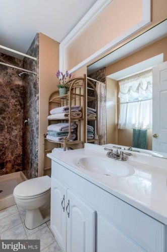 303 Devon Dr, Lancaster PA  17603-4609 exterior