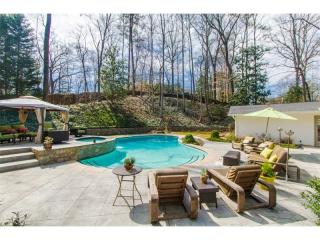 3550 Rembrandt Rd, Atlanta GA  30327-2638 exterior