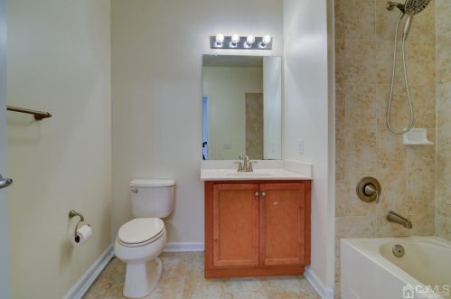 843 Liberty Ct, Piscataway NJ  08854-7209 exterior