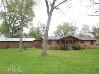 34 Putman St, Royston, GA 30662-2945