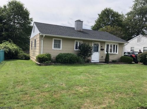 138 19th Ave, Manville, NJ 08835-1634