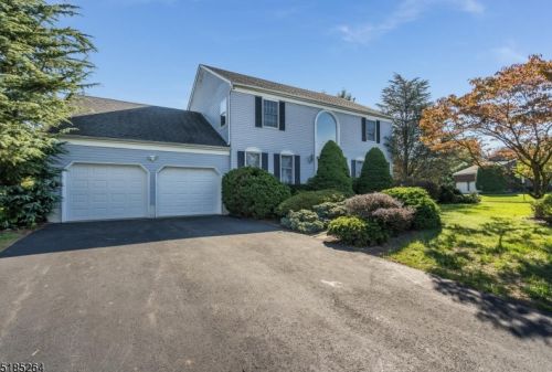 35 Reading Rd, Flemington, NJ 08822-2058