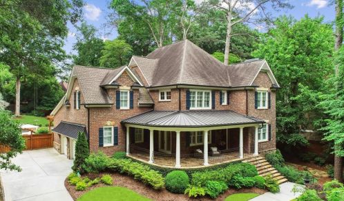 4239 Carmain Dr, Atlanta GA  30342-3504 exterior