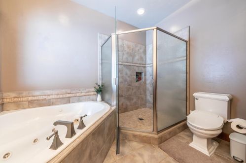 11874 Rainbow Dr, Truckee CA  96161-2761 exterior