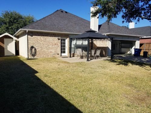 4218 Arbor Creek Dr, Carrollton TX  75010-4101 exterior