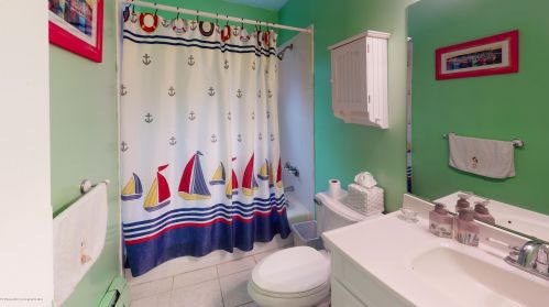 10 Sturgis Rd, Lavallette NJ 08735-2843 exterior