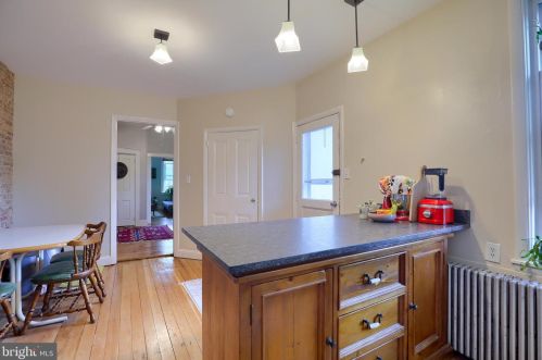 433 Walnut St, Lancaster PA  17603-3362 exterior