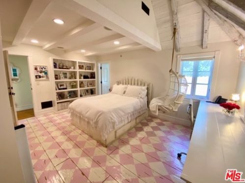 707 Palisades Beach Rd, Santa Monica, CA 90402-2607
