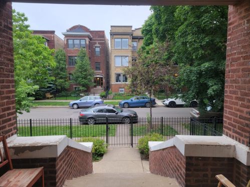 1312 Winnemac Ave, Chicago, IL 60640-2906
