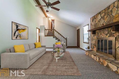 1061 Chartley Cir, Lilburn, GA 30047-5405