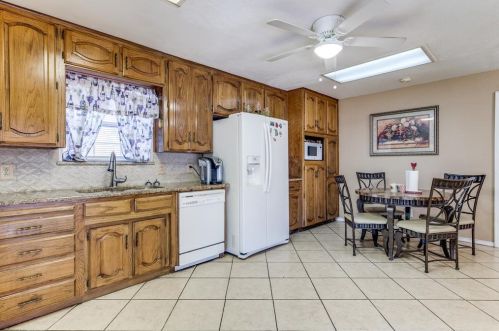 5716 Bonnie Wayne St, Fort Worth TX  76117-2026 exterior