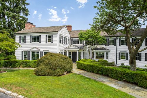 345 Round Hill Rd, Greenwich CT  06831-3303 exterior