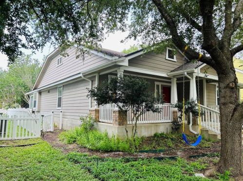 763 Scrutchins, Uhland TX  78640-5437 exterior