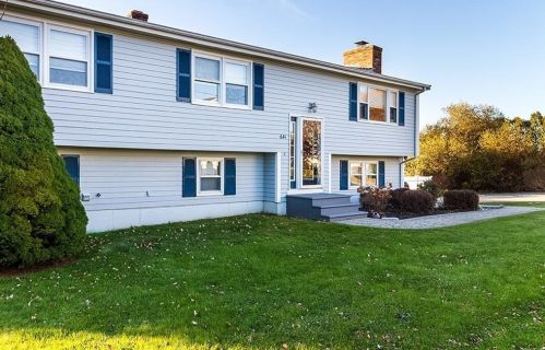 641 Jepson Ln, Middletown, RI 02842-4607