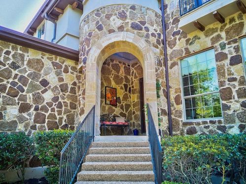 13501 Country Trails Ln, Austin, TX 78732-2083