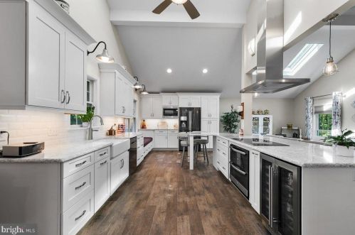 104 Cliff Ave, Lancaster PA  17602-4700 exterior