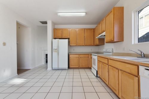 2452 Genoa Way, Aurora CO 80013-6295 exterior