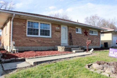 4825 Curtis Dr, Springfield, OH 45503-5807