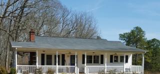 260 Peach Dr, Central, SC 29630-9660