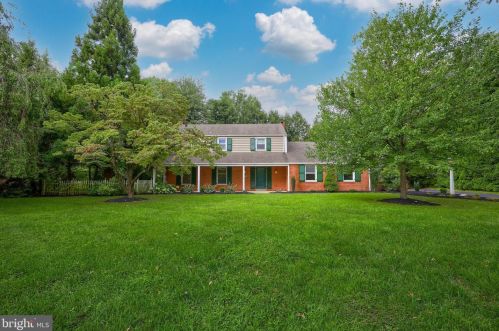 1455 Country Club Dr, Lancaster PA  17601-5211 exterior