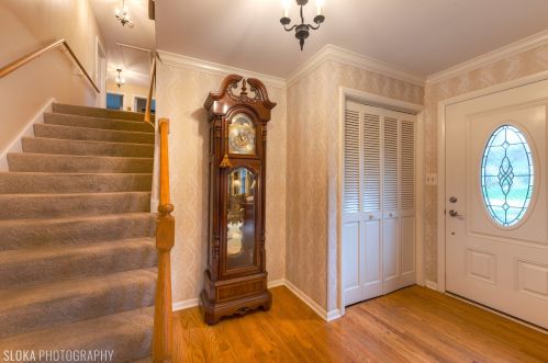 417 Spruce Ln, Bull Valley, IL 60014-5635