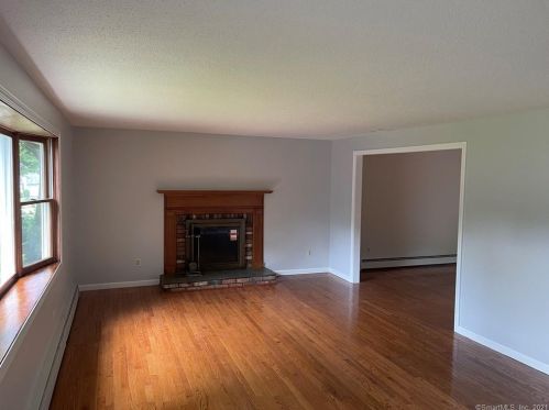 30 Garnet Ln, Wapping CT  06074-1571 exterior