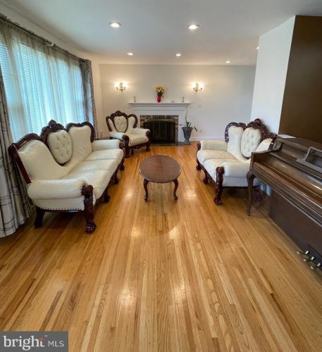 8324 Telegraph Rd, Lorton, VA 22079-1217