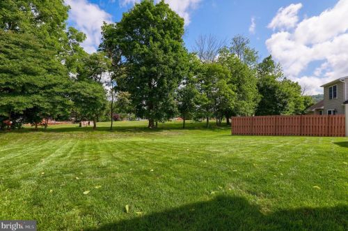 14 Tricia Ln, Ephrata PA  17522-2636 exterior