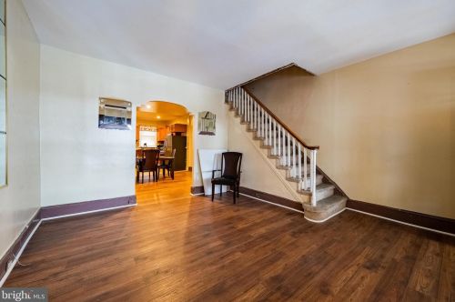 4847 10th St, Philadelphia, PA 19141-3929