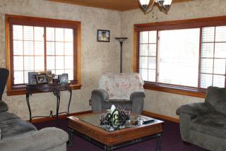 225 Galle St, Moundridge, KS 67107-7192