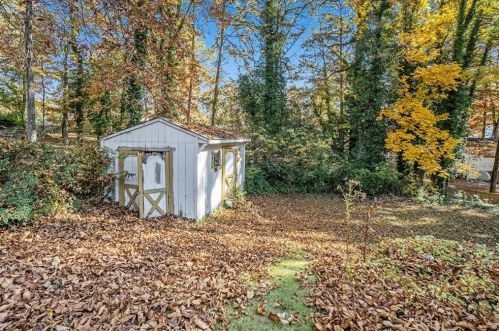 352 Harris Manor Dr, Atlanta GA  30311-2117 exterior